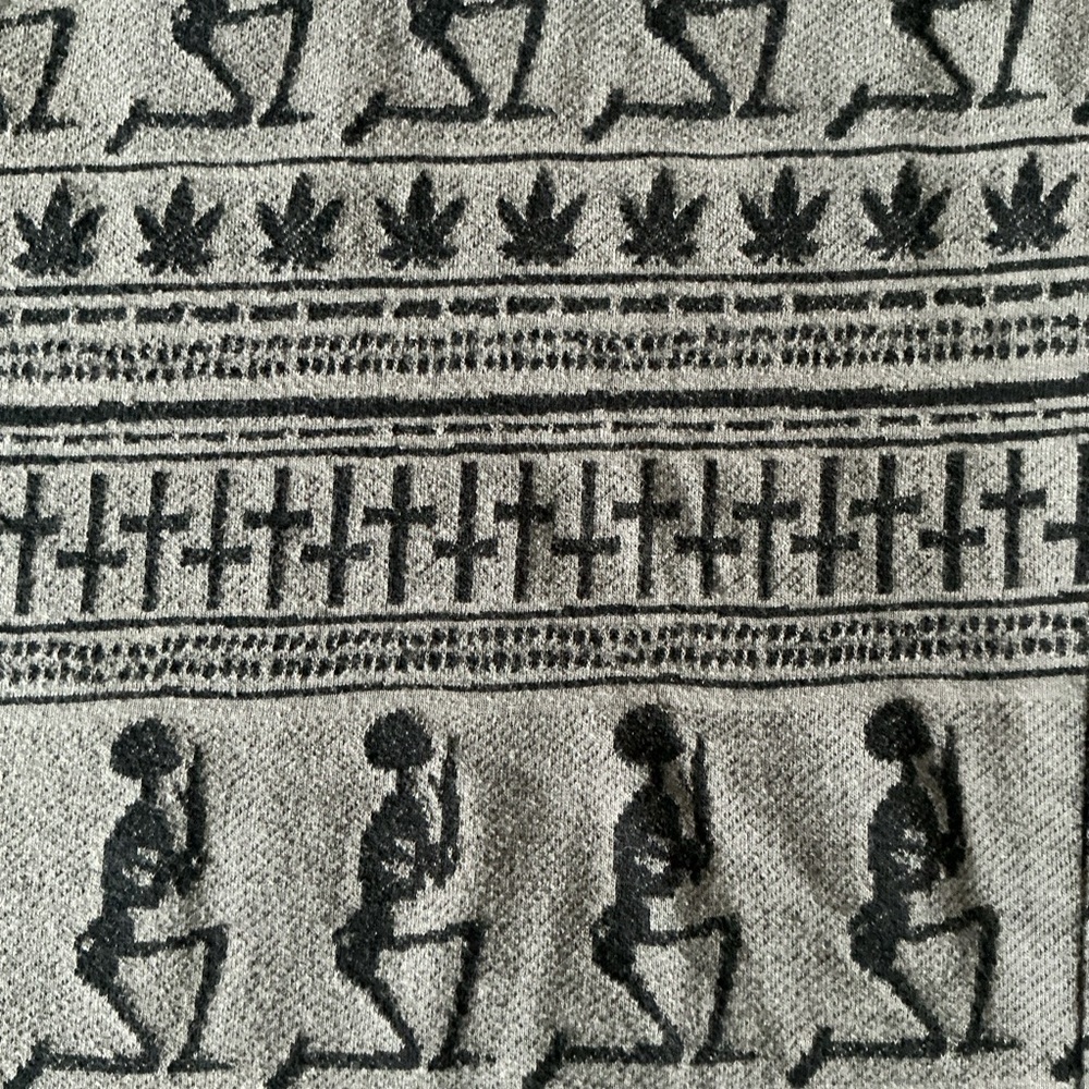 On The Byas Men’s Grey Skeleton Crosses Pot Leaf Tshirt Medium - Picture 3 of 7